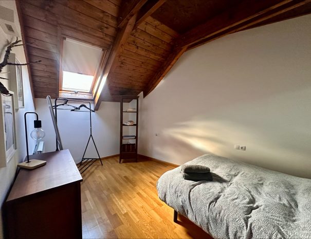 Habitación Principal Abuhardillada con velux